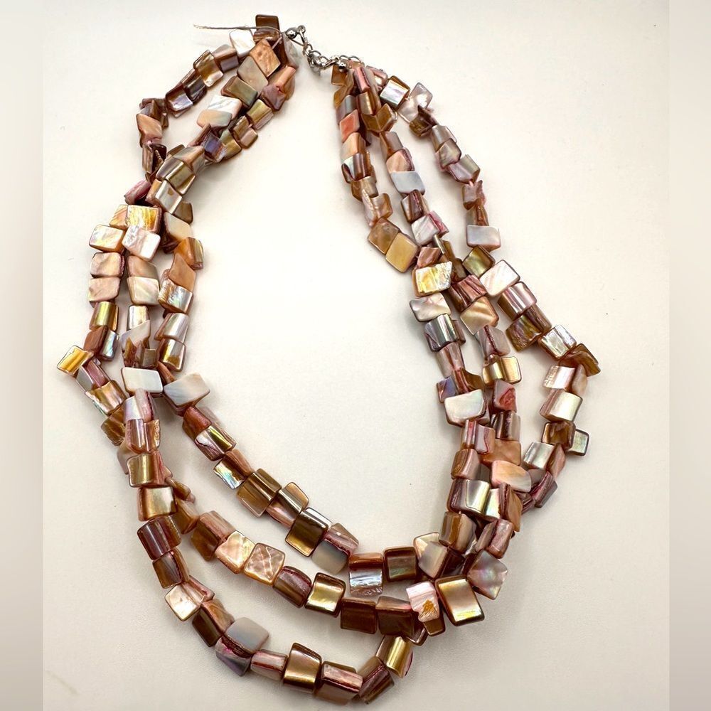 SALE! Statement three strand beige-y pink mother of‎ pearl necklace!